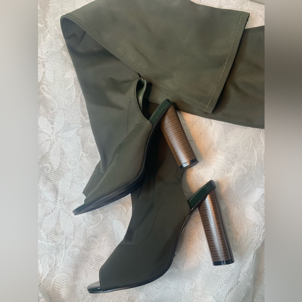CAPE ROBBIN CONNIE 1 BOOTS OVER THE KNEE SIZE 7 😍